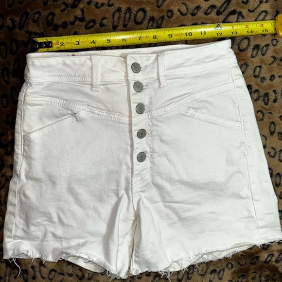American Eagle White High-Rise Button Fly Denim Shorts – Size 6 (Stretch) - Picture 6 of 7